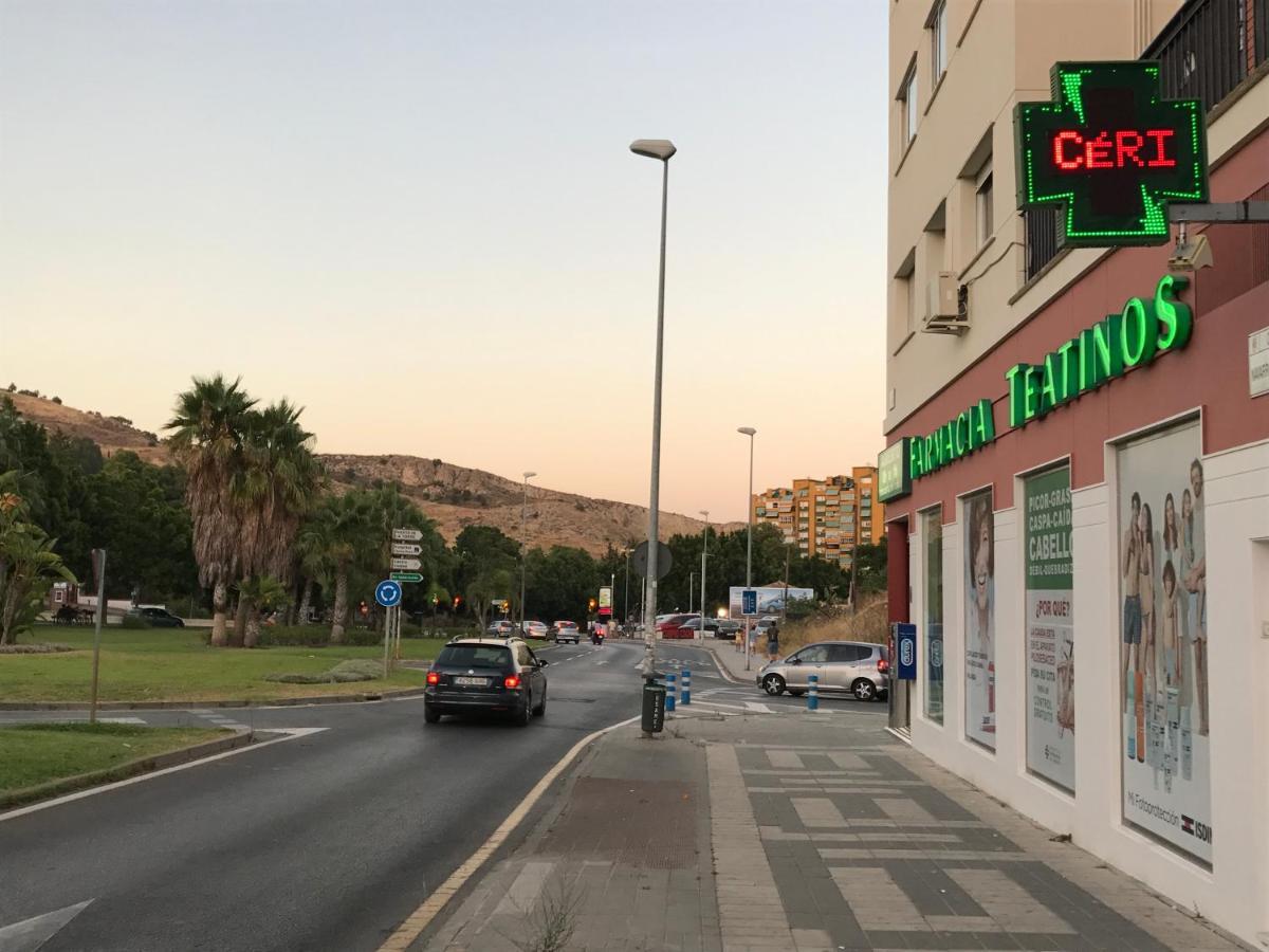 Apartamento Teatinos Con Piscina Espectacular, Aire Acondicionado En Salon-comedor Y Ventiladores En Appartement Málaga