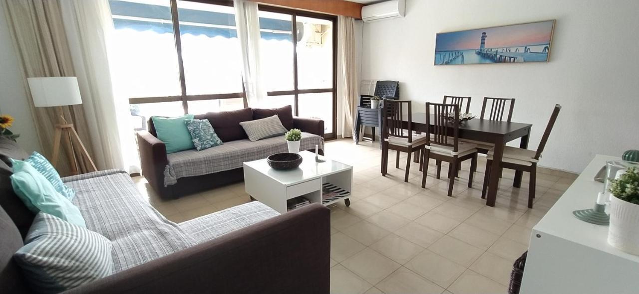 Ideal familias 4 habitaciones Malagueta centro y Muelle 1 *