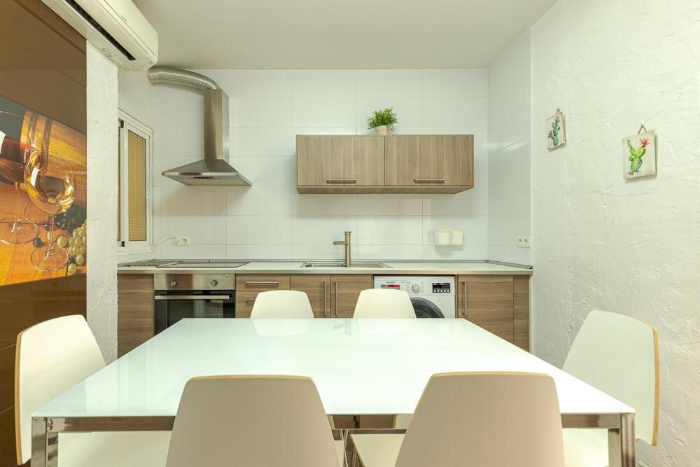 Beautiful Flat With Balcony And Wifi In Center * Málaga