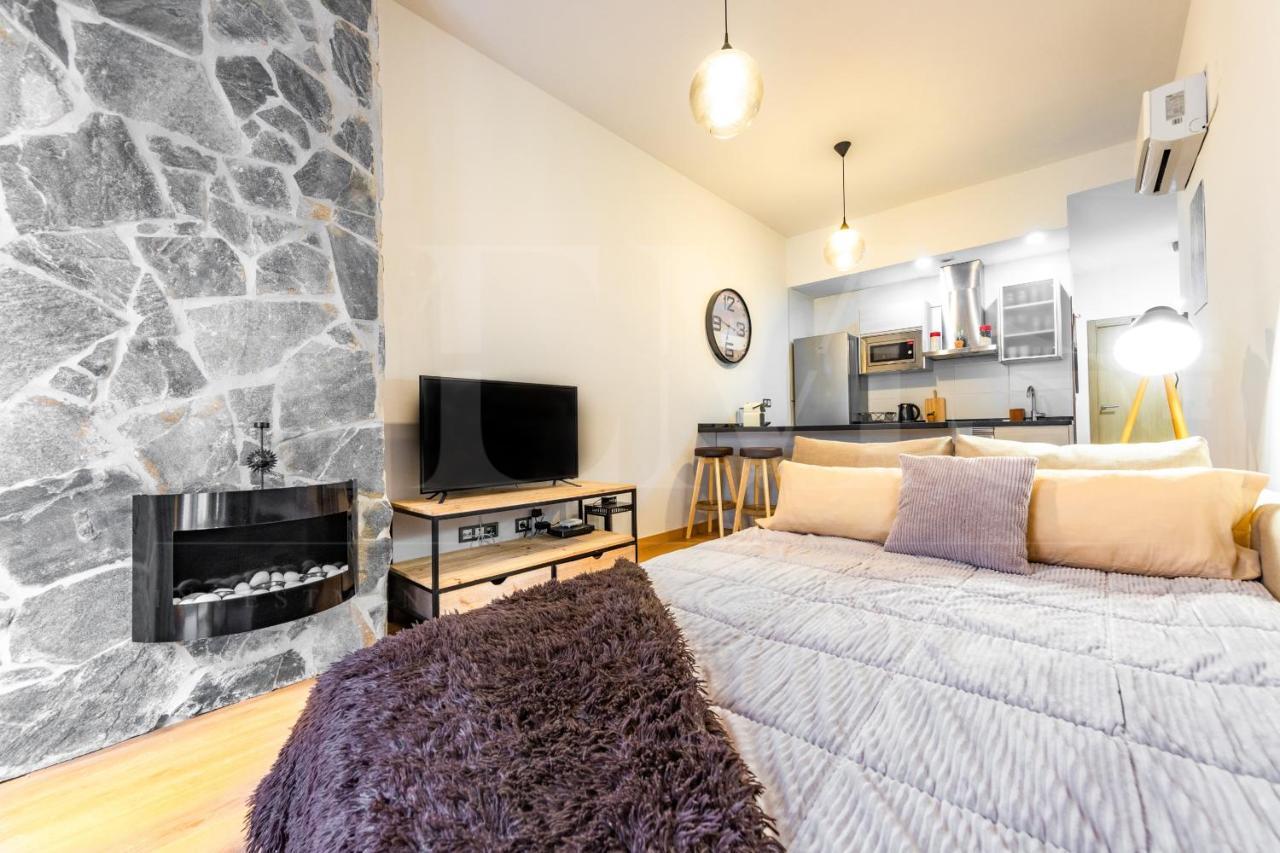 Apartment Cozy Flat With Common Pool & Parking - Center By Rems