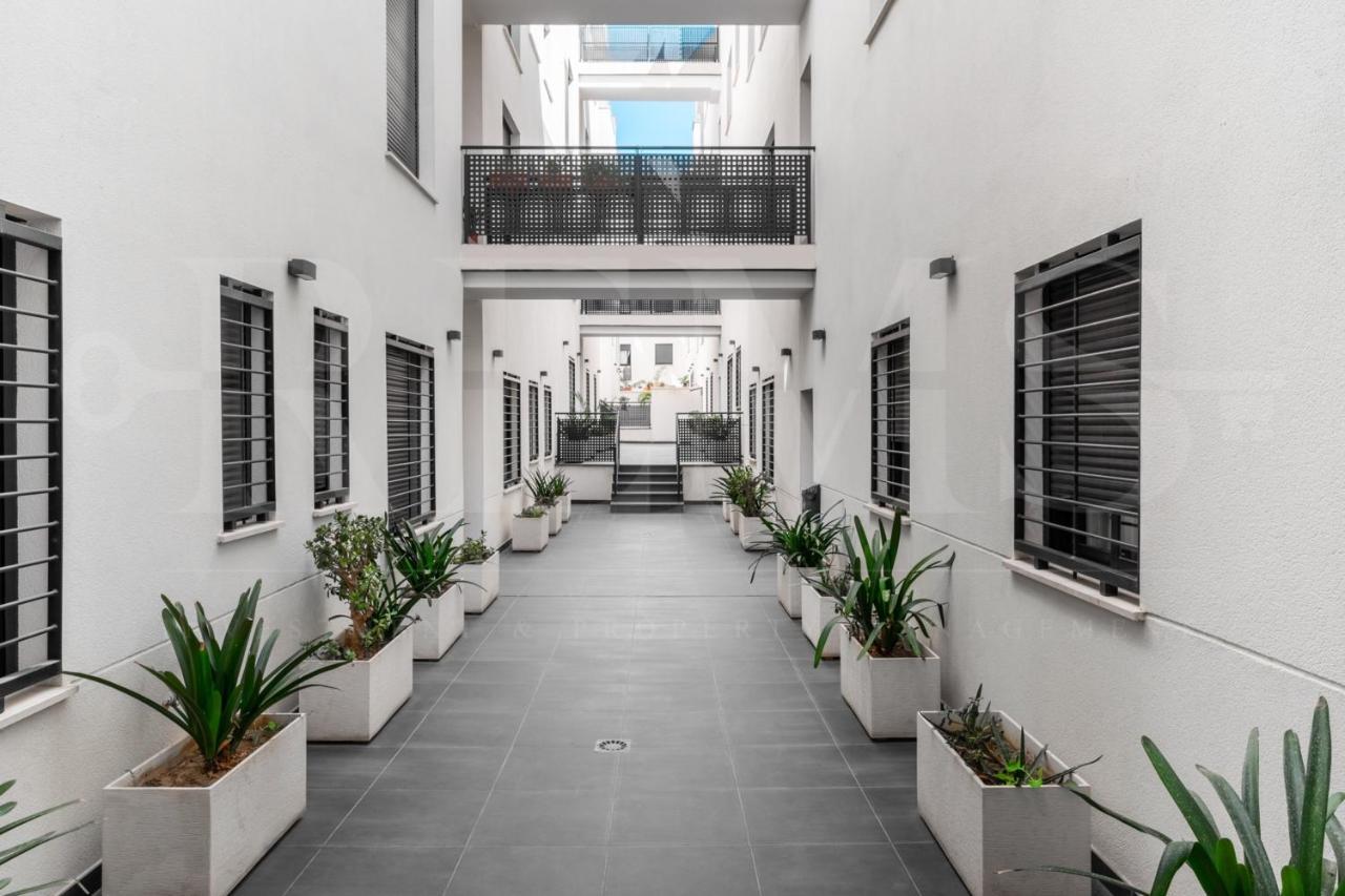 Apartment Cozy Flat With Common Pool & Parking - Center By Rems Málaga