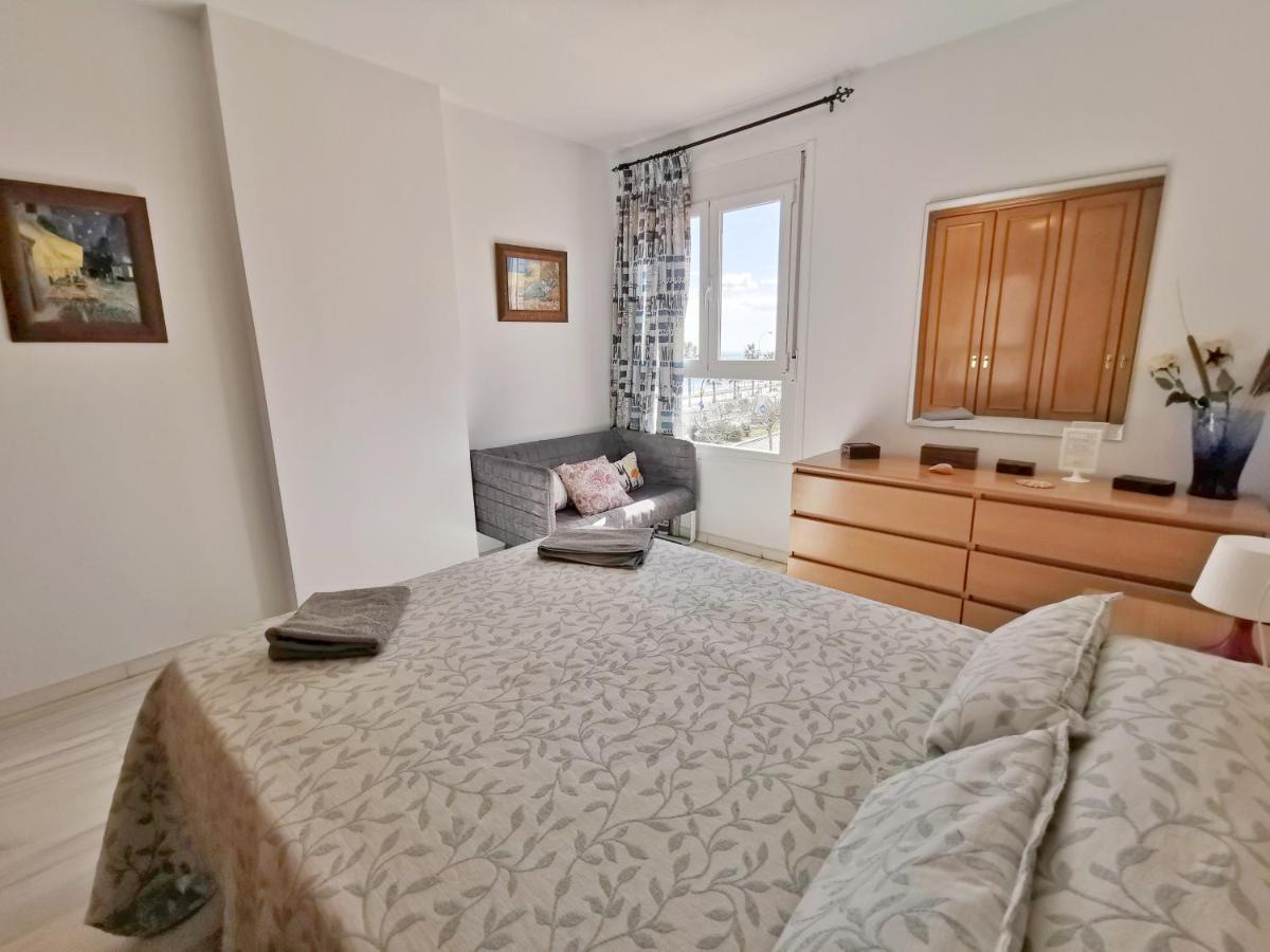 Neptuno Apartment: Sun, And Relax In Huelin Apartamento