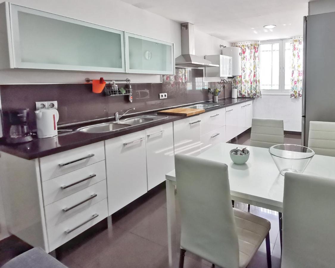 Neptuno Apartment: Sun, And Relax In Huelin