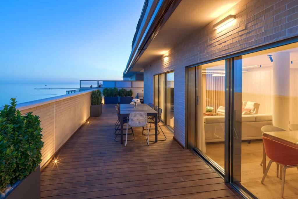 D&r Penthouse On The Beach Lägenhet
