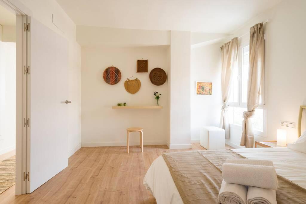 Apartamento Tgh/ Compas De La Victoria