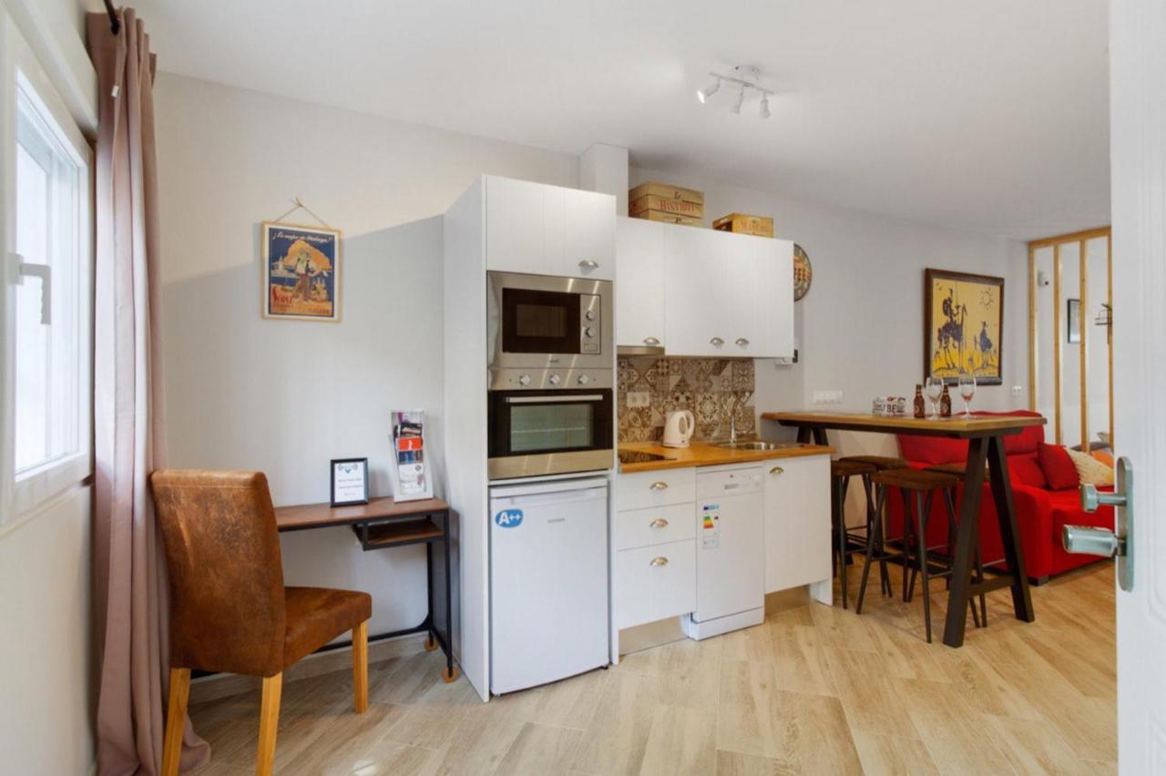 Apartamento Barcelo 21, Parking On Request, Atico With Terrace & With Patio, Center, Breakfast Included, Quite Neighborhood, Bc *