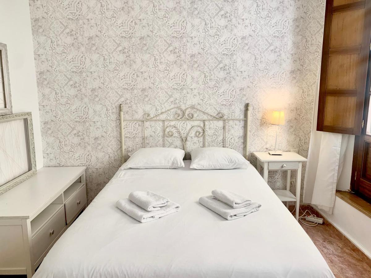 Lyrioshomes La Merced Centro Malaga