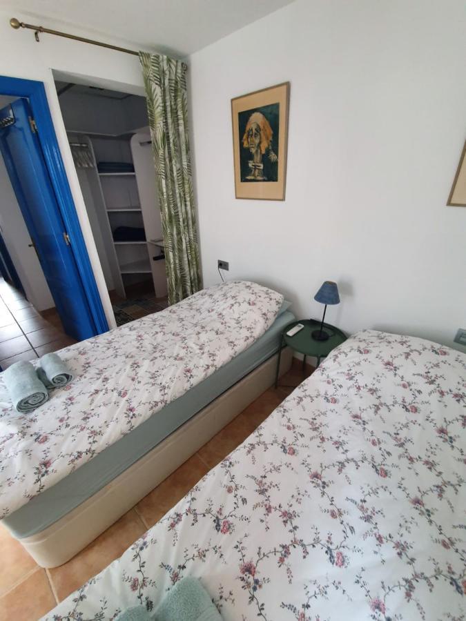 Hébergement de vacances Private Townhouse With Roof Terrace Close To The *