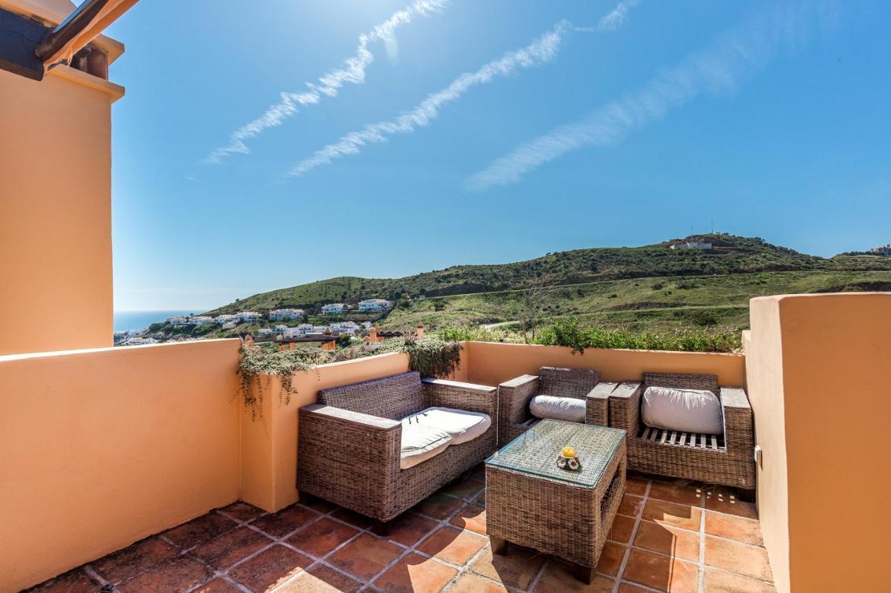 Vakantiehuis Townhouse With Great Sea Views In Riviera Del Sol Málaga