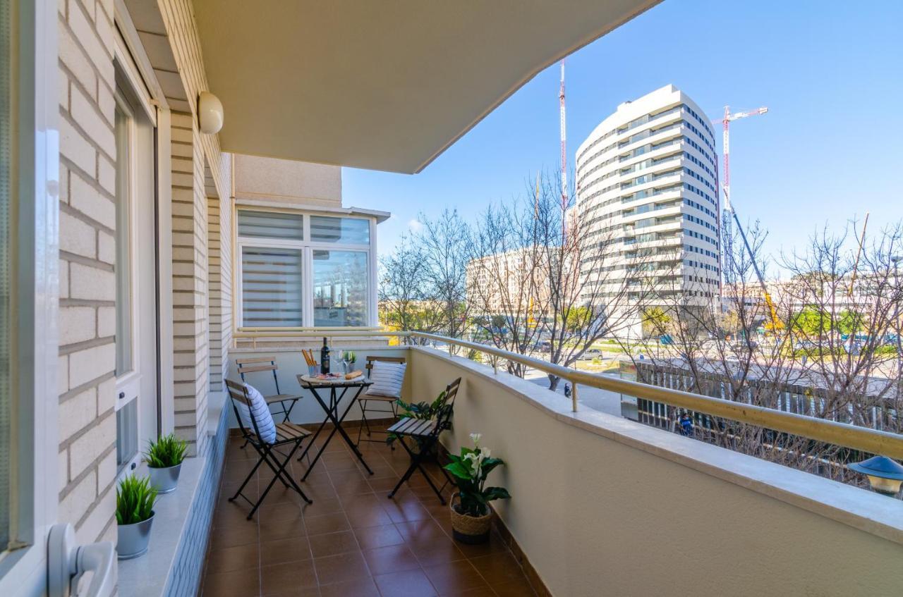 Wintowinrentals Teatinos, Metro, Free Parking & Pool. * Malaga