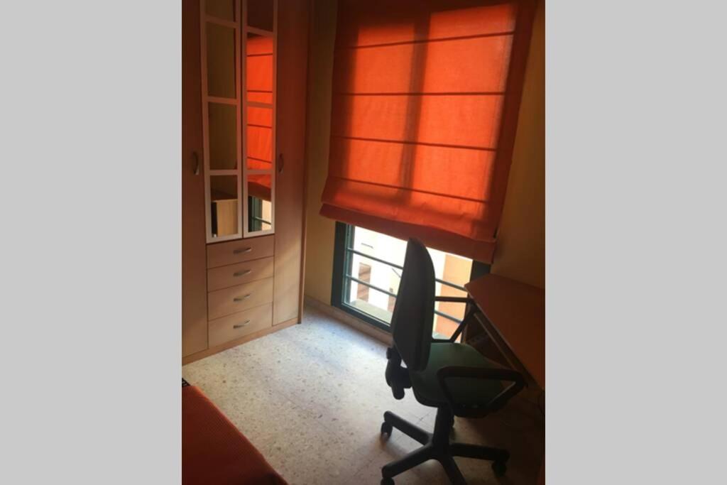 Lägenhet Confortable-tranquilo Junto Al Centro Málaga