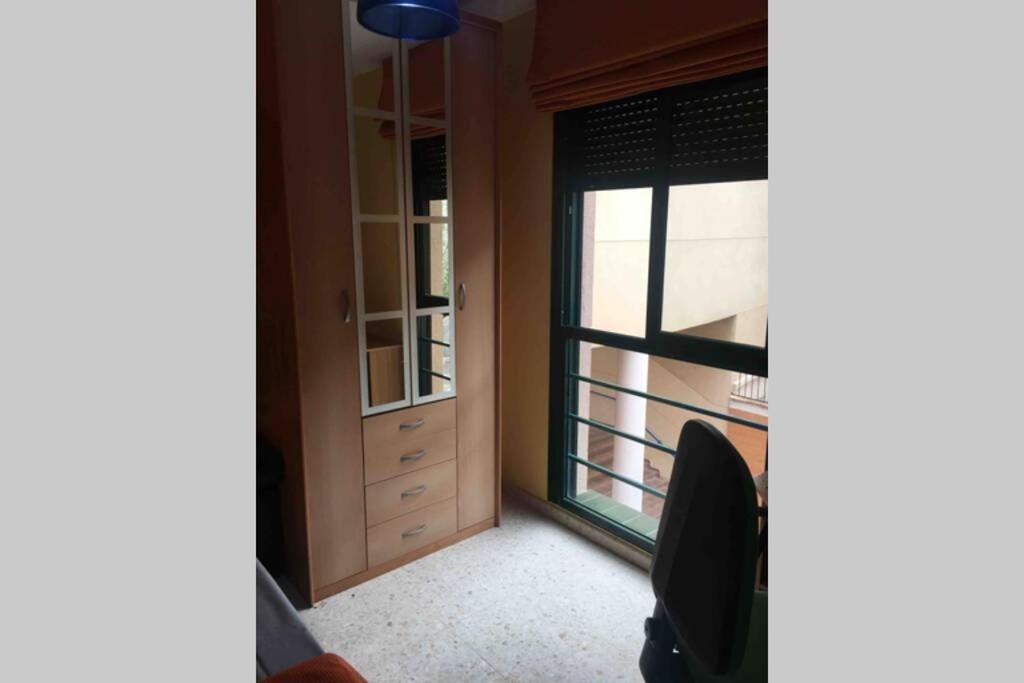 Lägenhet Confortable-tranquilo Junto Al Centro Málaga