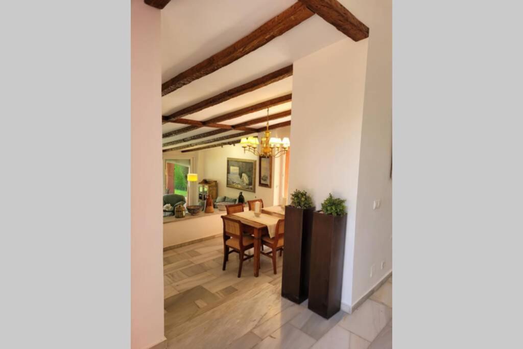 Villa Maria Villa *