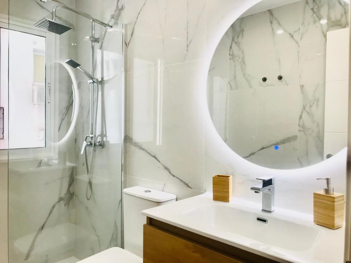 Apartamento Gleaming & Well Located In Center Málaga