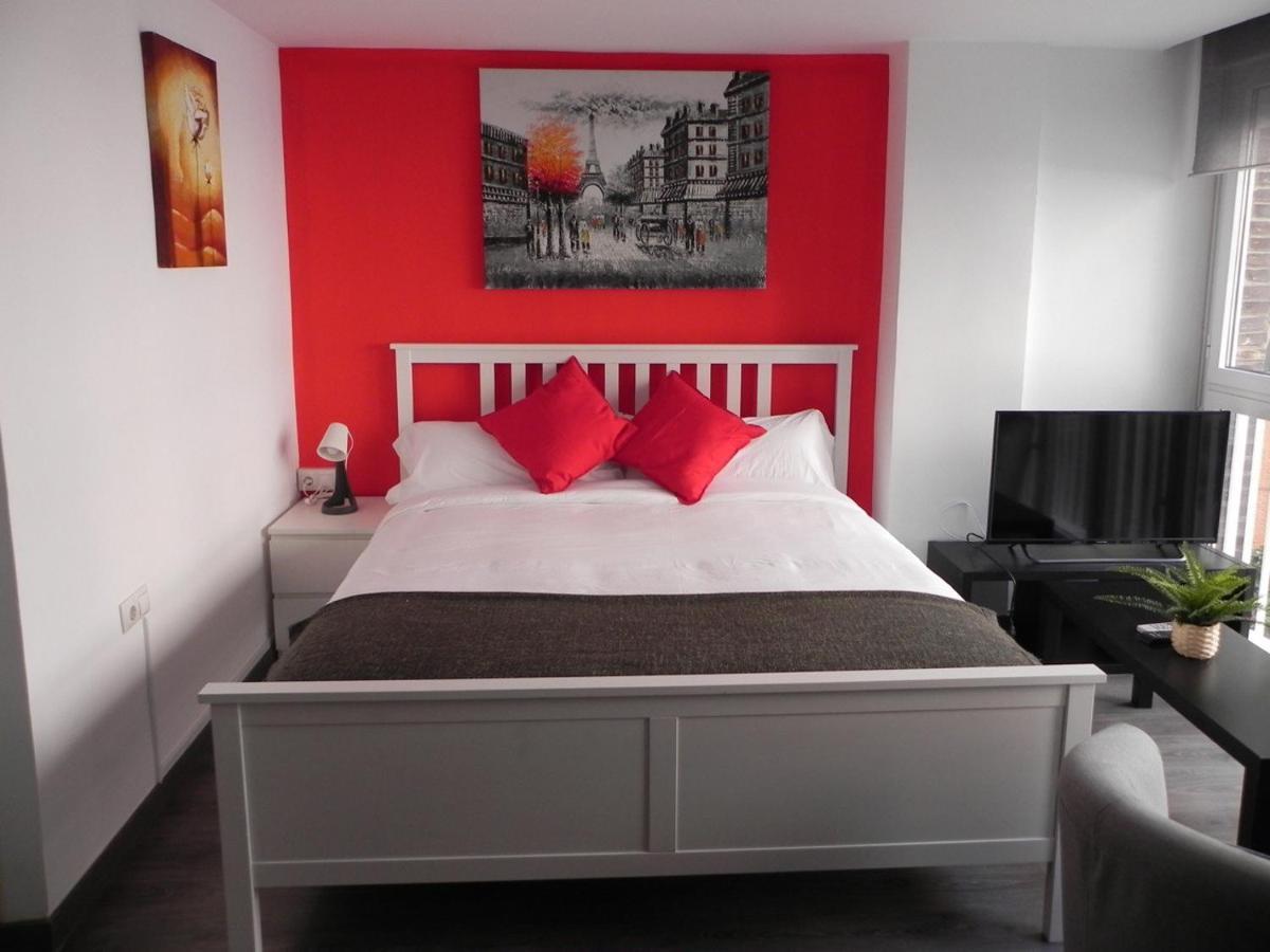 Holidays2malaga Reyna Manescau Apartments- Zona Huelin & 450 Mts De La Playa Málaga
