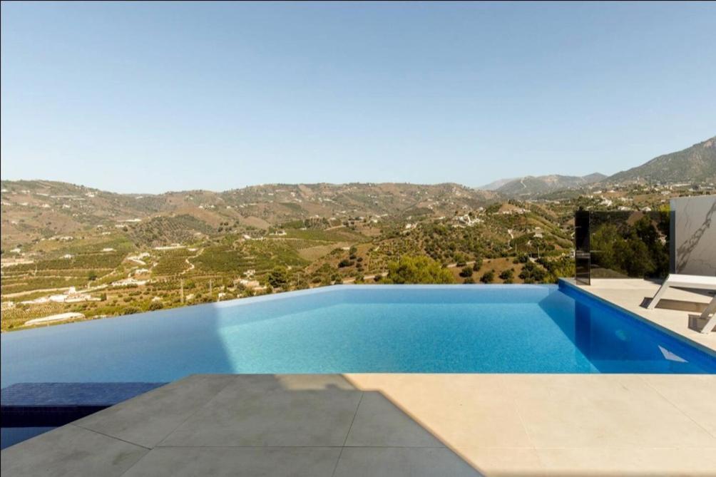 Luxury In Frigiliana - Maui Malaga
