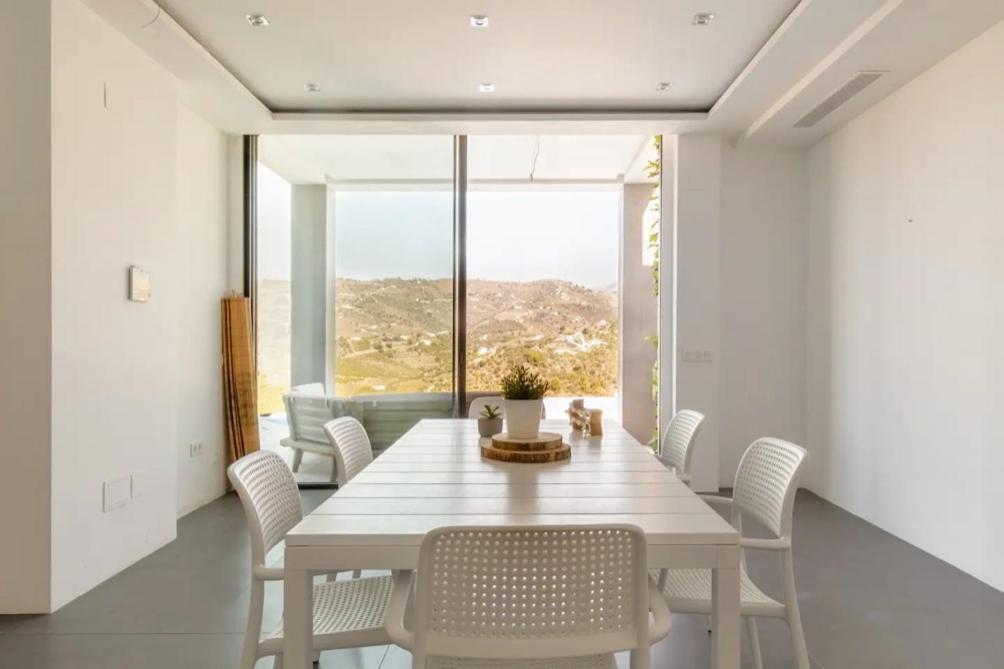 Luxury In Frigiliana - Maui Villa Malaga