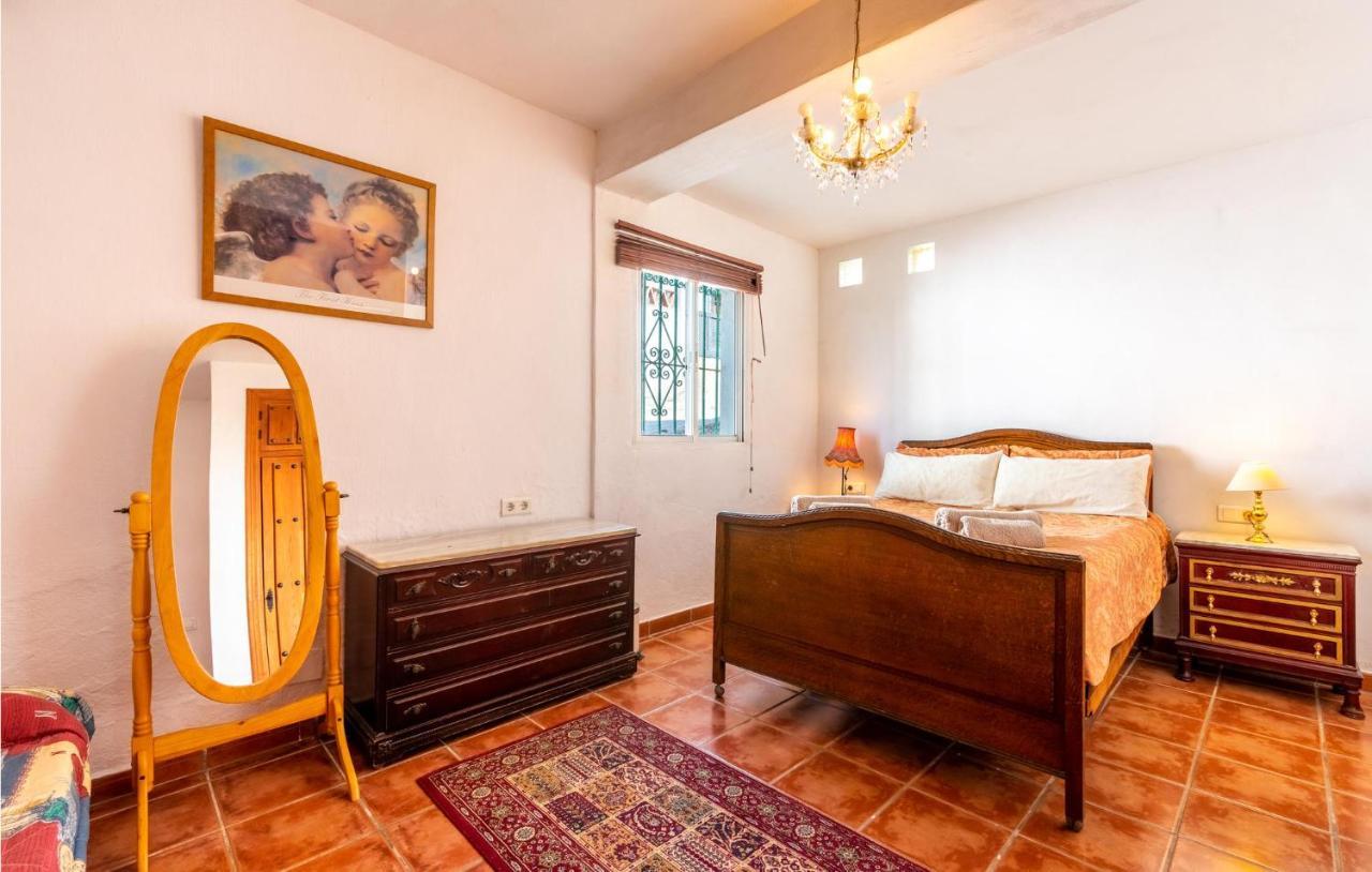 Ferienhaus Pet Friendly In Iznate With Kitchen *