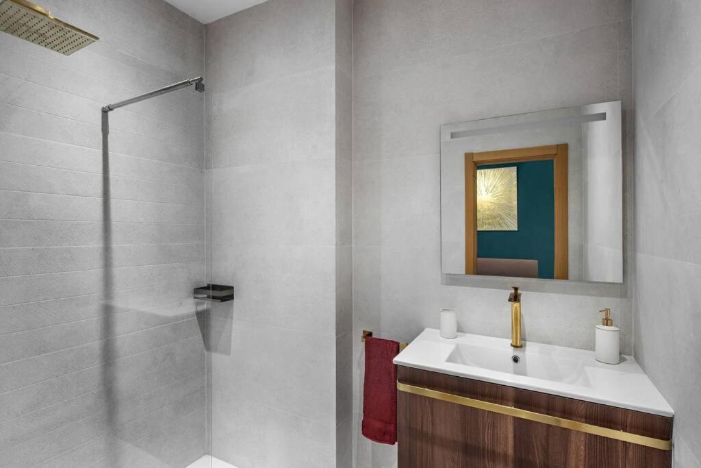 Appartement Designed Studio With Common Swimming Pool - Center By Rems