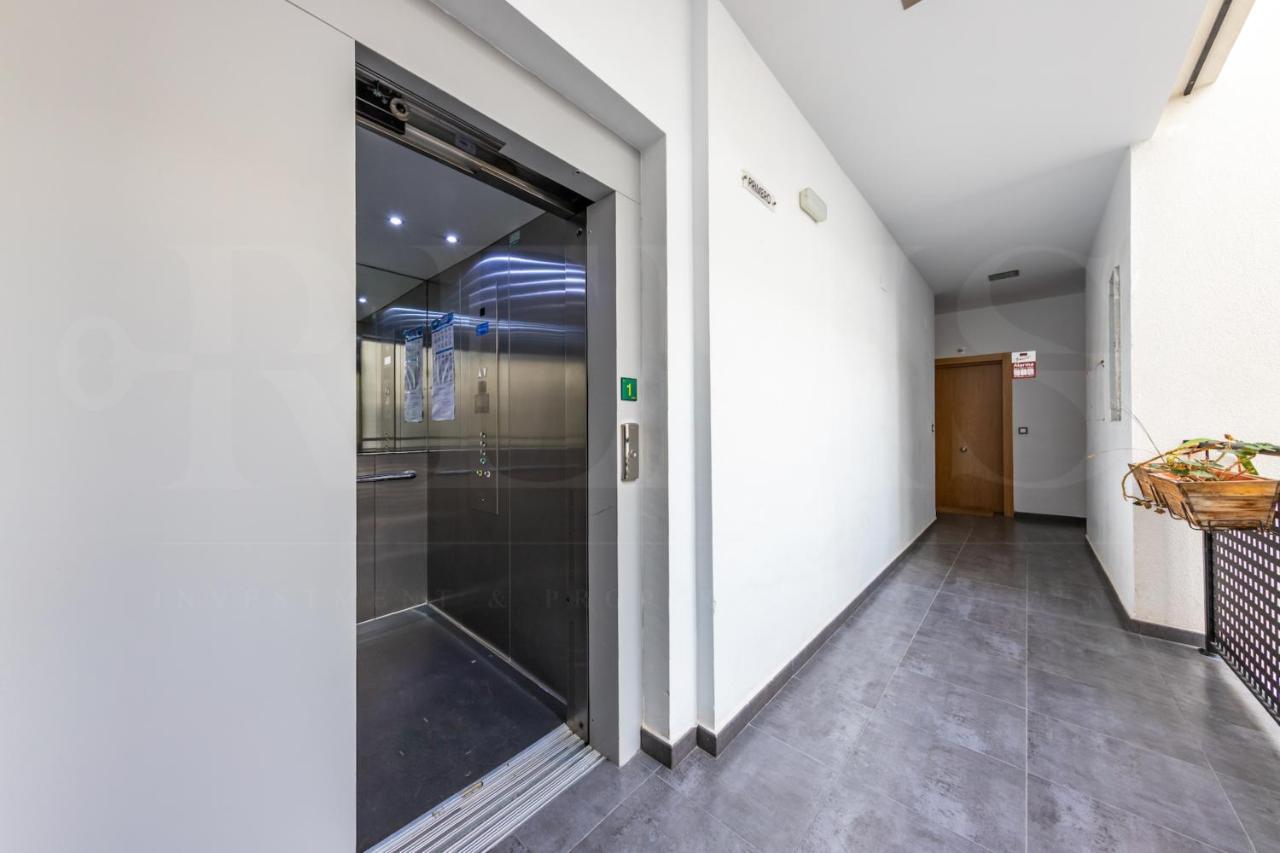 Apartment Cozy Flat With Common Pool & Parking - Center By Rems Málaga