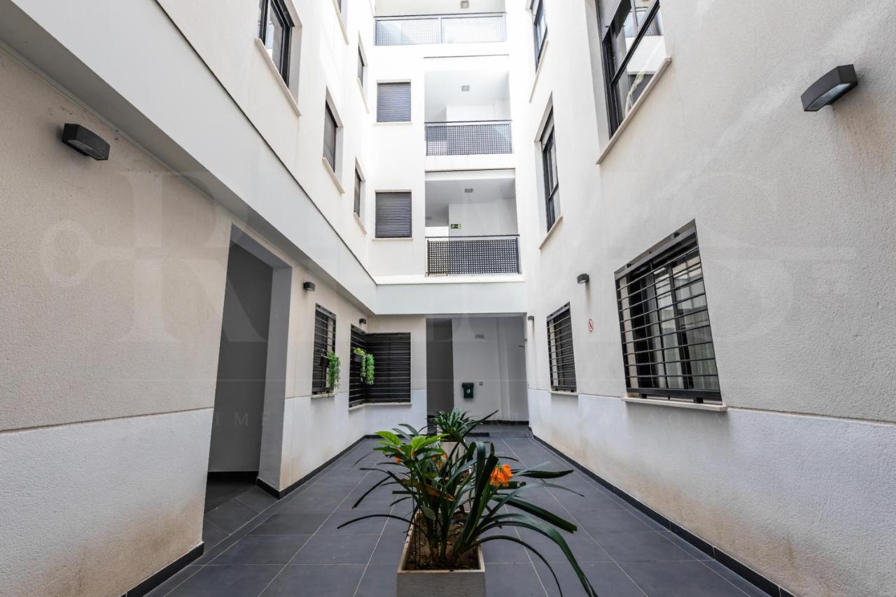 Apartment Cozy Flat With Common Pool & Parking - Center By Rems Málaga