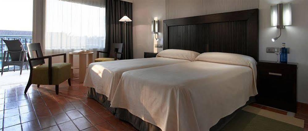 Hotell De Golf 4*