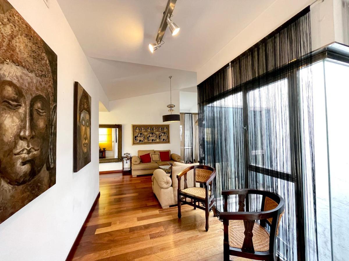 Atico En Plaza De La Constitucion 3 Bedrooms Málaga