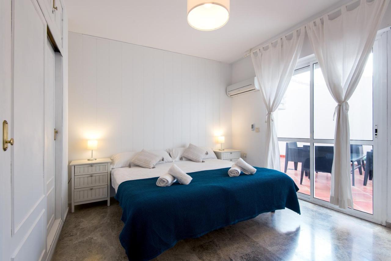 Center Location & Parking Free With Largeterrace & Bbq Apartment *