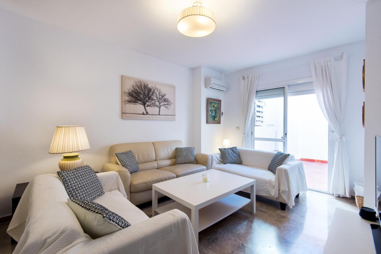 Center Location & Parking Free With Largeterrace & Bbq Apartment *