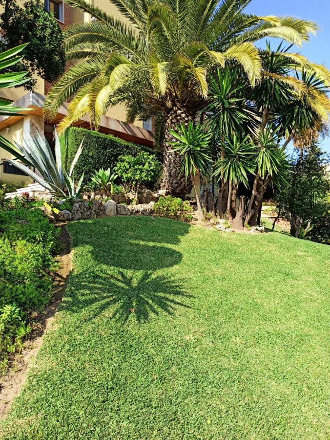 Rum i privatbostad Chari Suites *