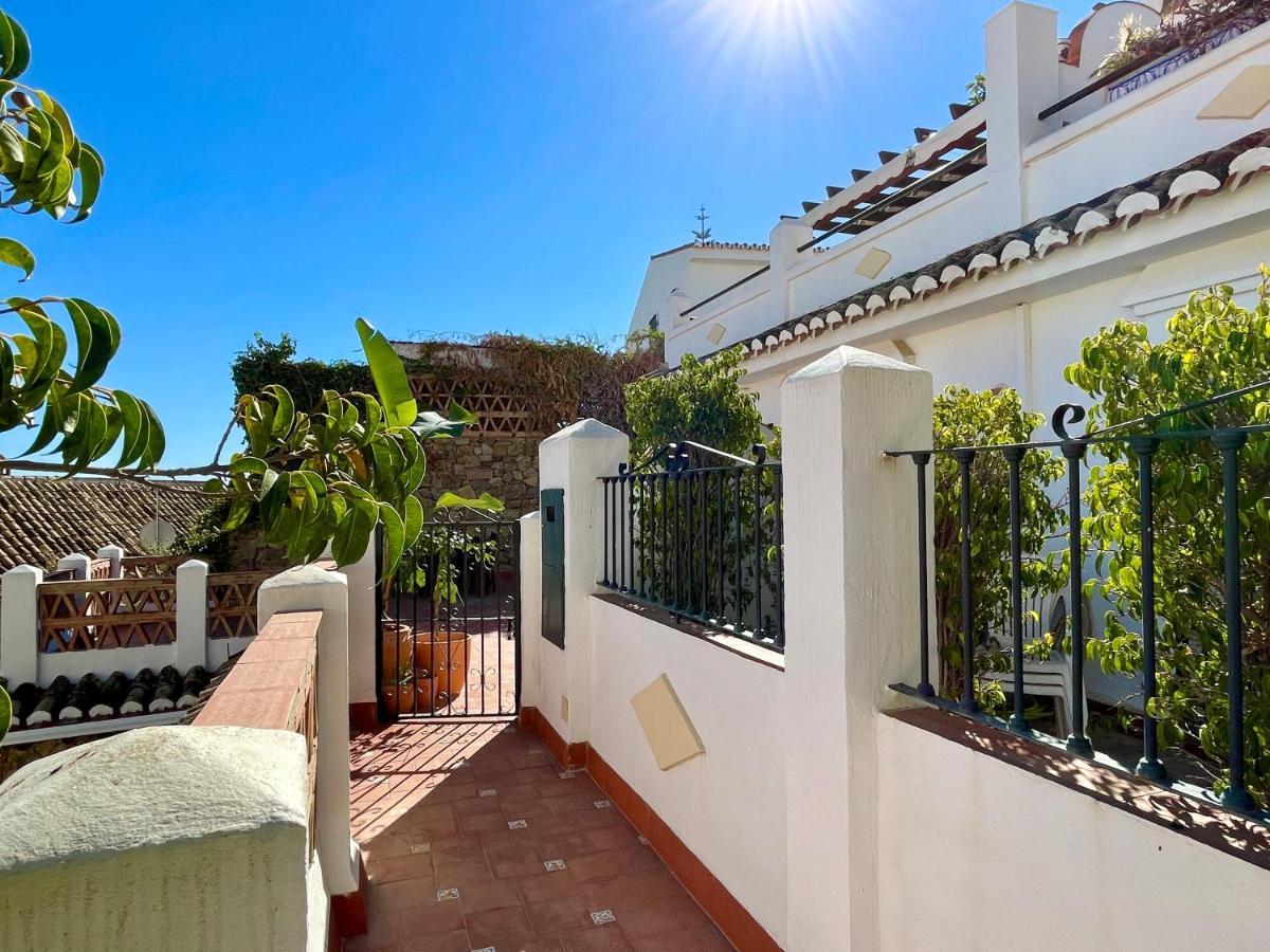 Semidetached Duplex At Puebla Aida, Mijas Golf With Pool, Golf And Sea Views Feriehus