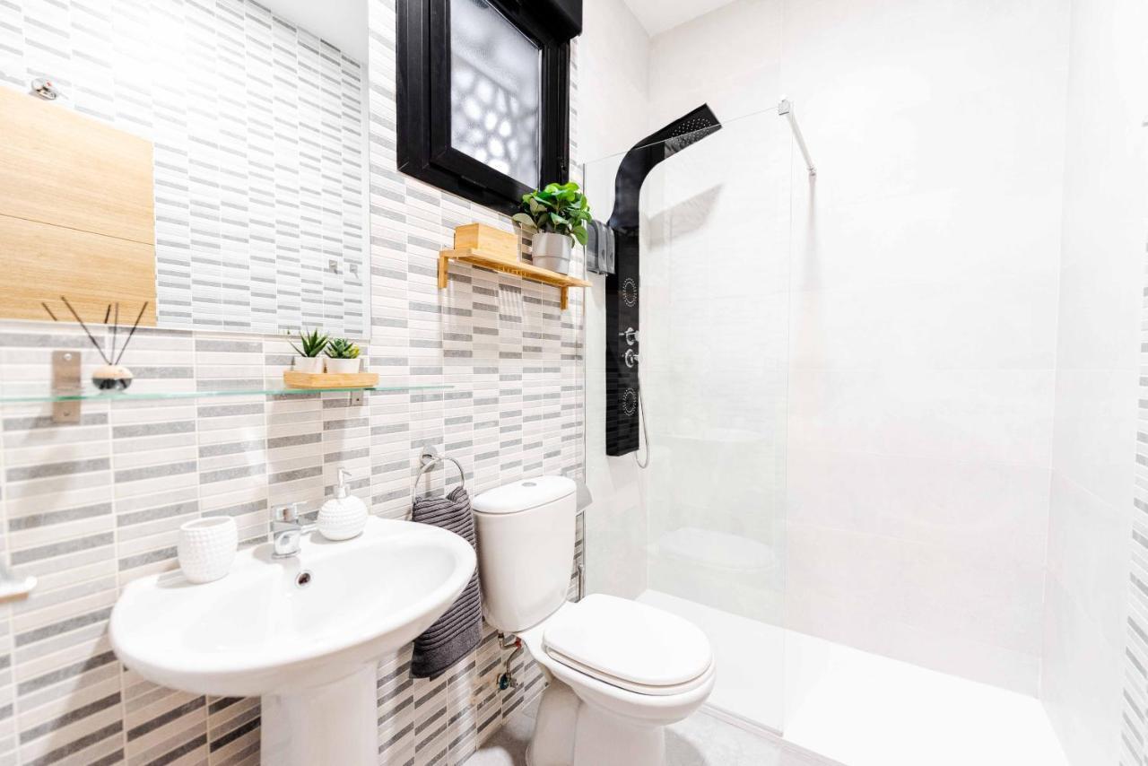 Deluxe Apartment With Common Swimming Pool - Center Leilighet