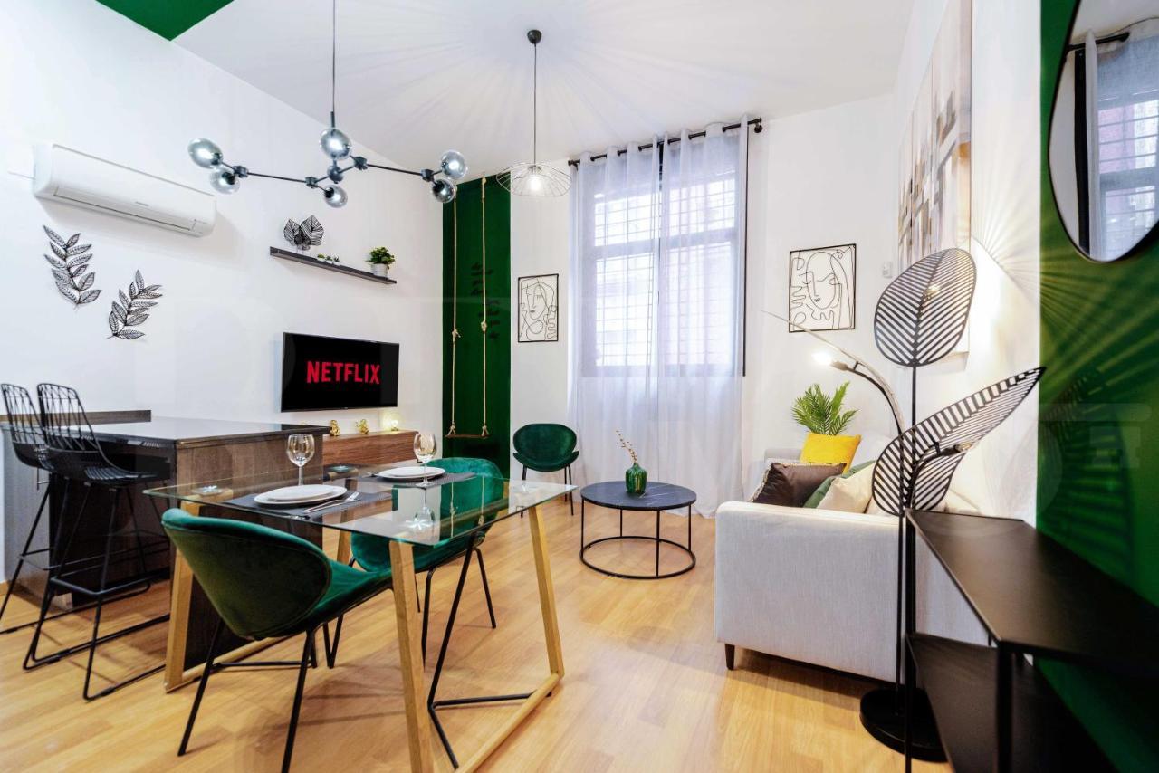 Deluxe Apartment With Common Swimming Pool - Center