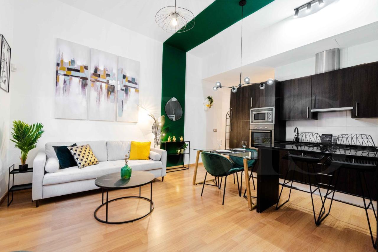 Appartement Deluxe Apartment With Common Swimming Pool - Center