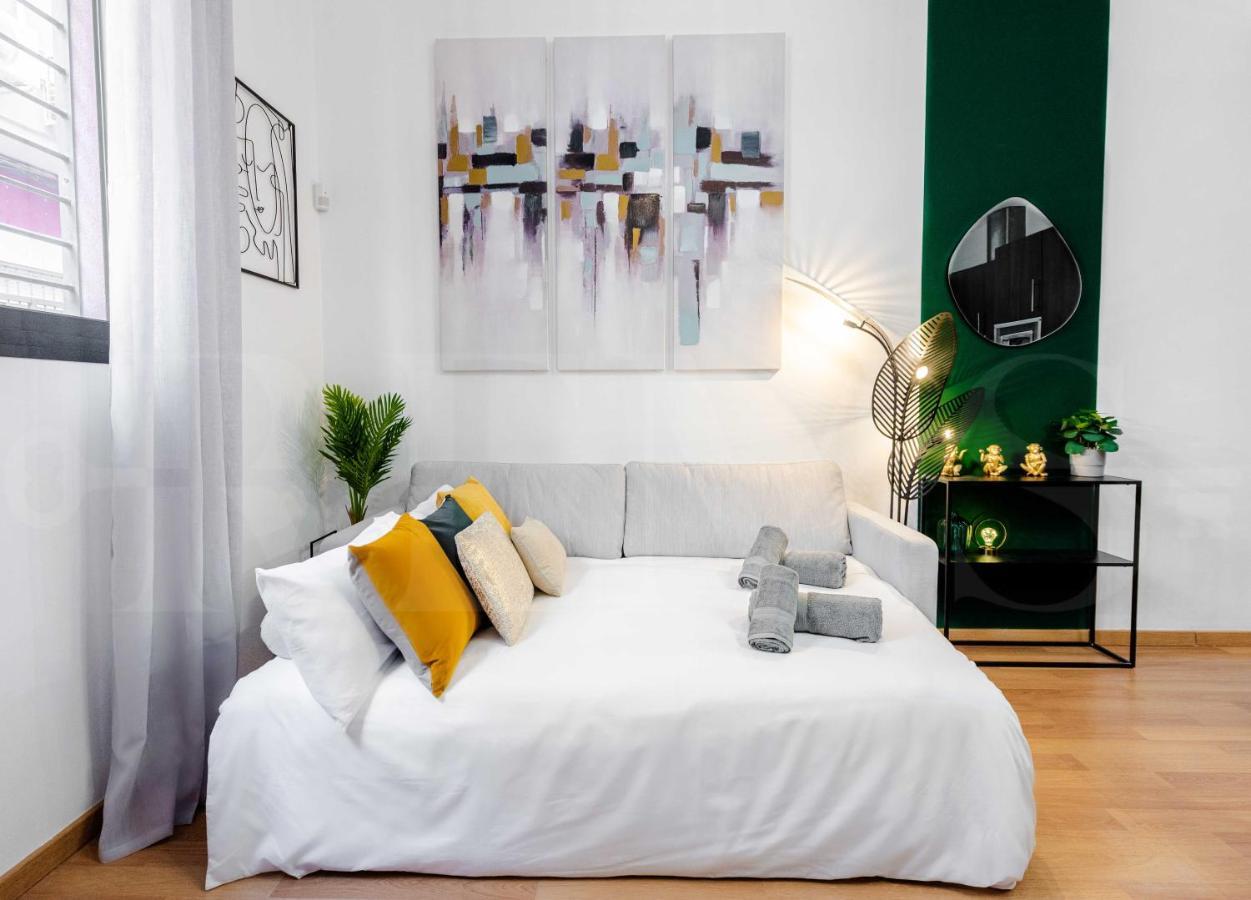 Leilighet Deluxe Apartment With Common Swimming Pool - Center