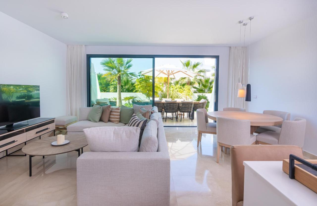 Feriehus Luxurious Townhouse With Roof Plunge Pool *