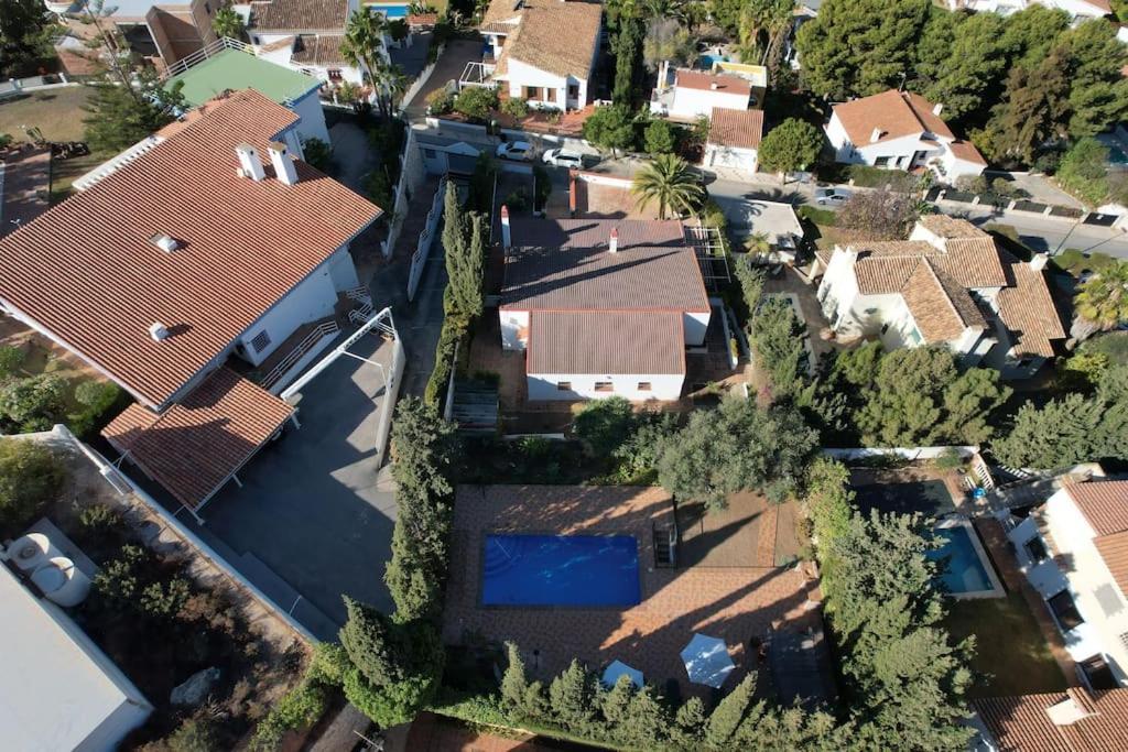 Acogedora Y Amplia Con Piscina Casa vacanze *