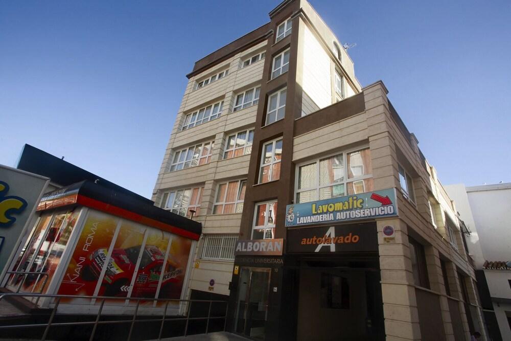 Residencia Universitaria Alboran Hotell