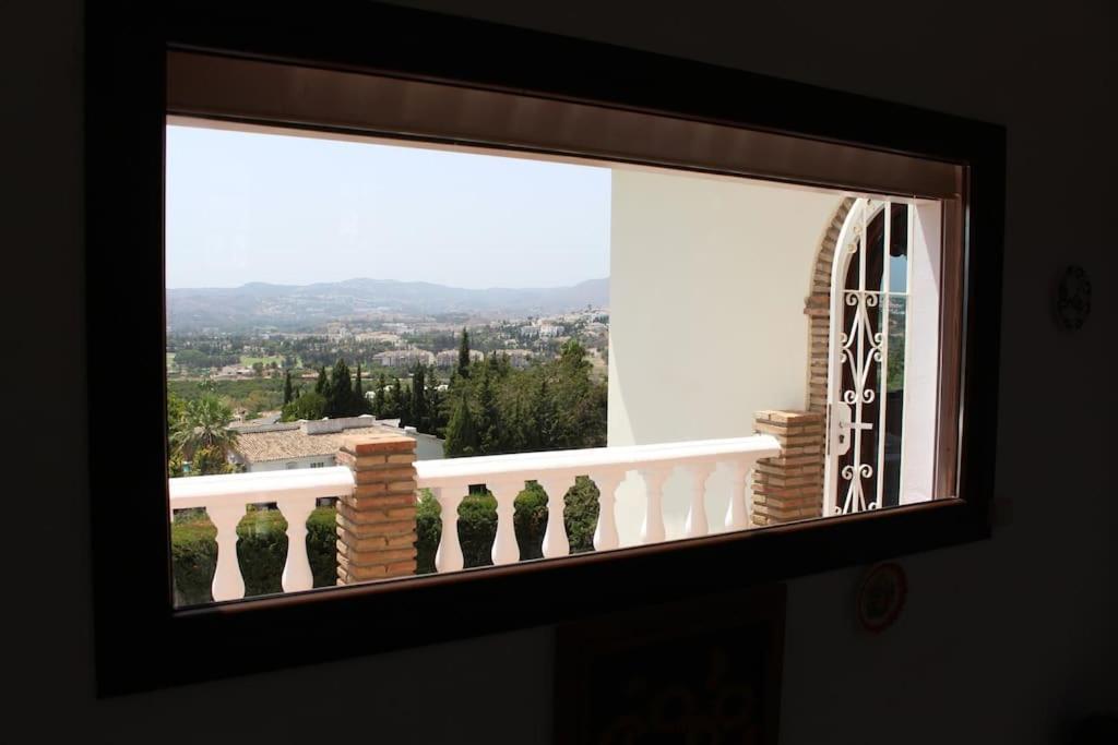Beautiful 9 Bedroom With And Pool. *