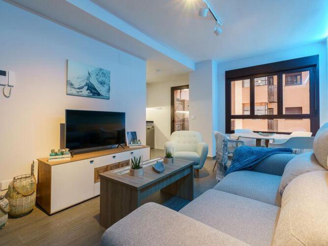 Apartment Apartment, *