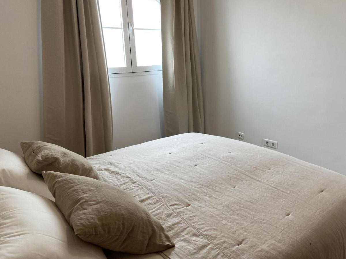 With Private Swimming Pool And Boules Court 40 Minutes From M Laga Villa