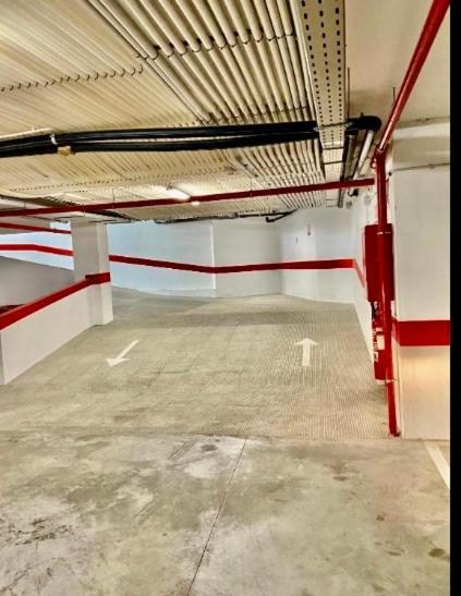 Estudio Con Parking Centro De By Grupo Bmorales Leilighet