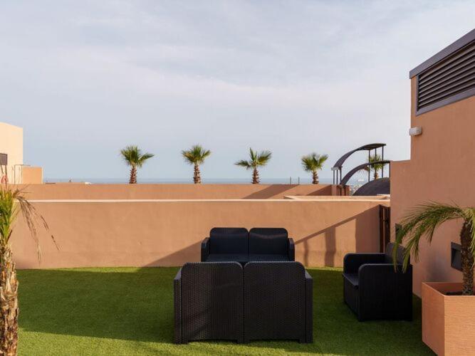 Apartment, Appartement *