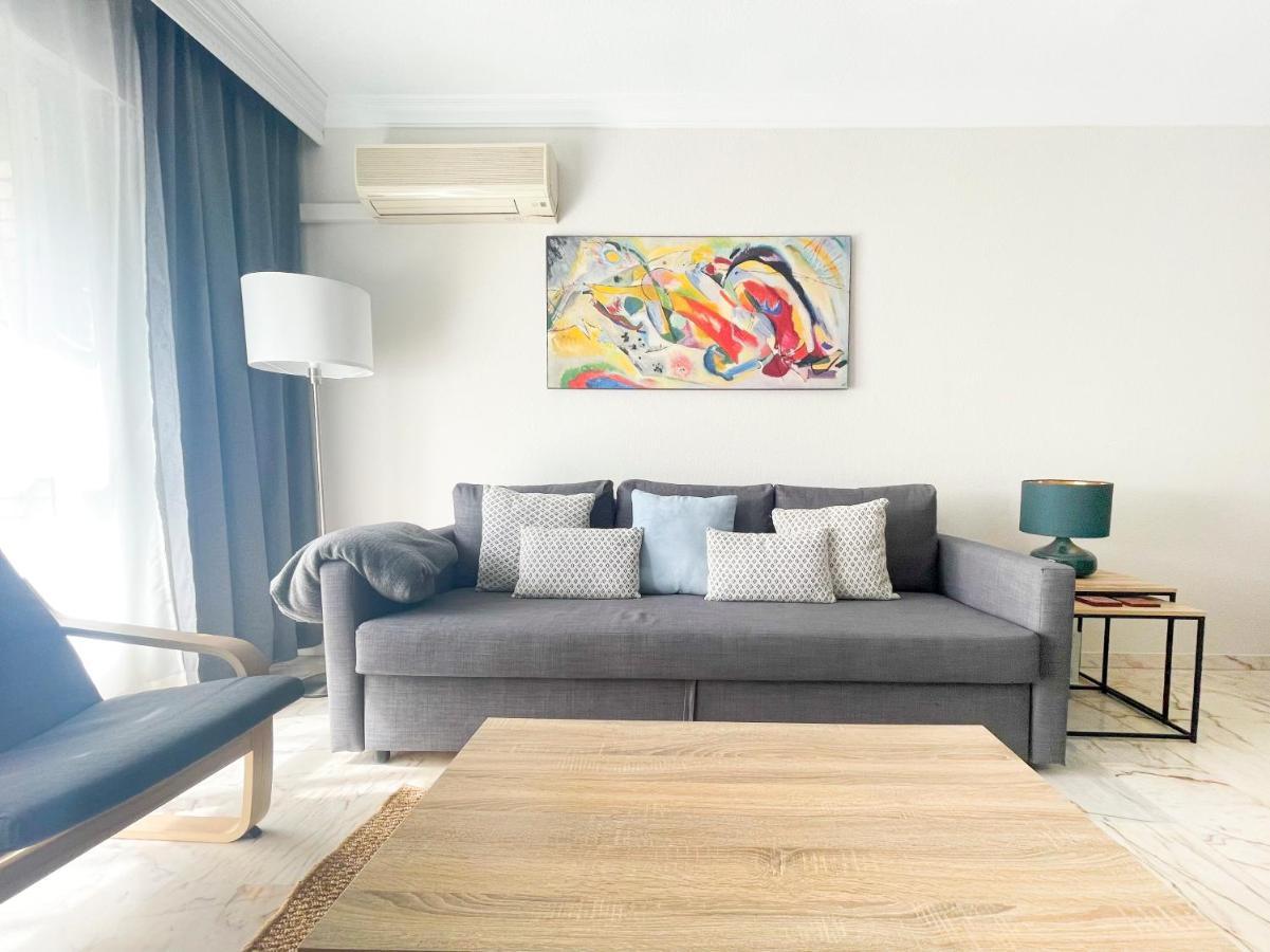Holidays2malaga Tomas De Echeverria 150 Mts To Beach & High Speed Wifi & Parking Appartement