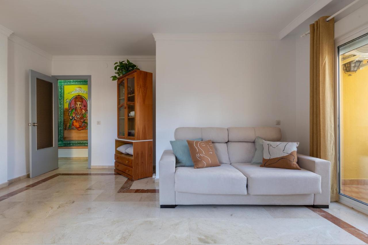 Appartement Luminoso De Dos Con Terraza Y Parking En El Centro Málaga