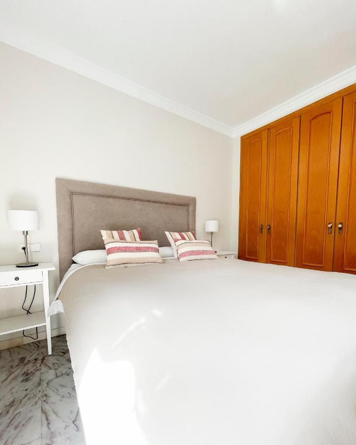 Appartement Holidays2malaga Tomas De Echeverria 150 Mts To Beach & High Speed Wifi & Parking Málaga