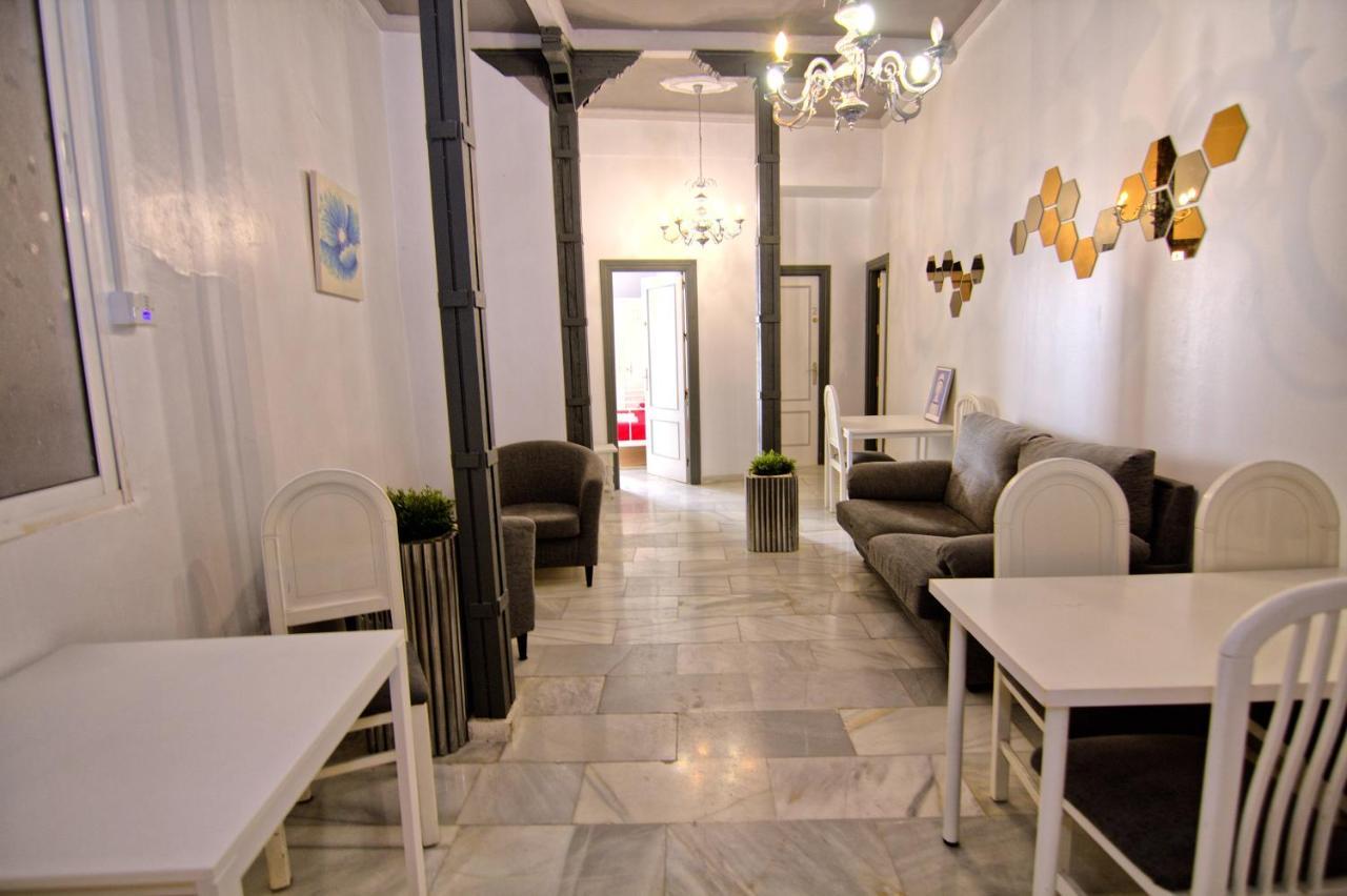 Low Cost Rooms Teatro * Málaga
