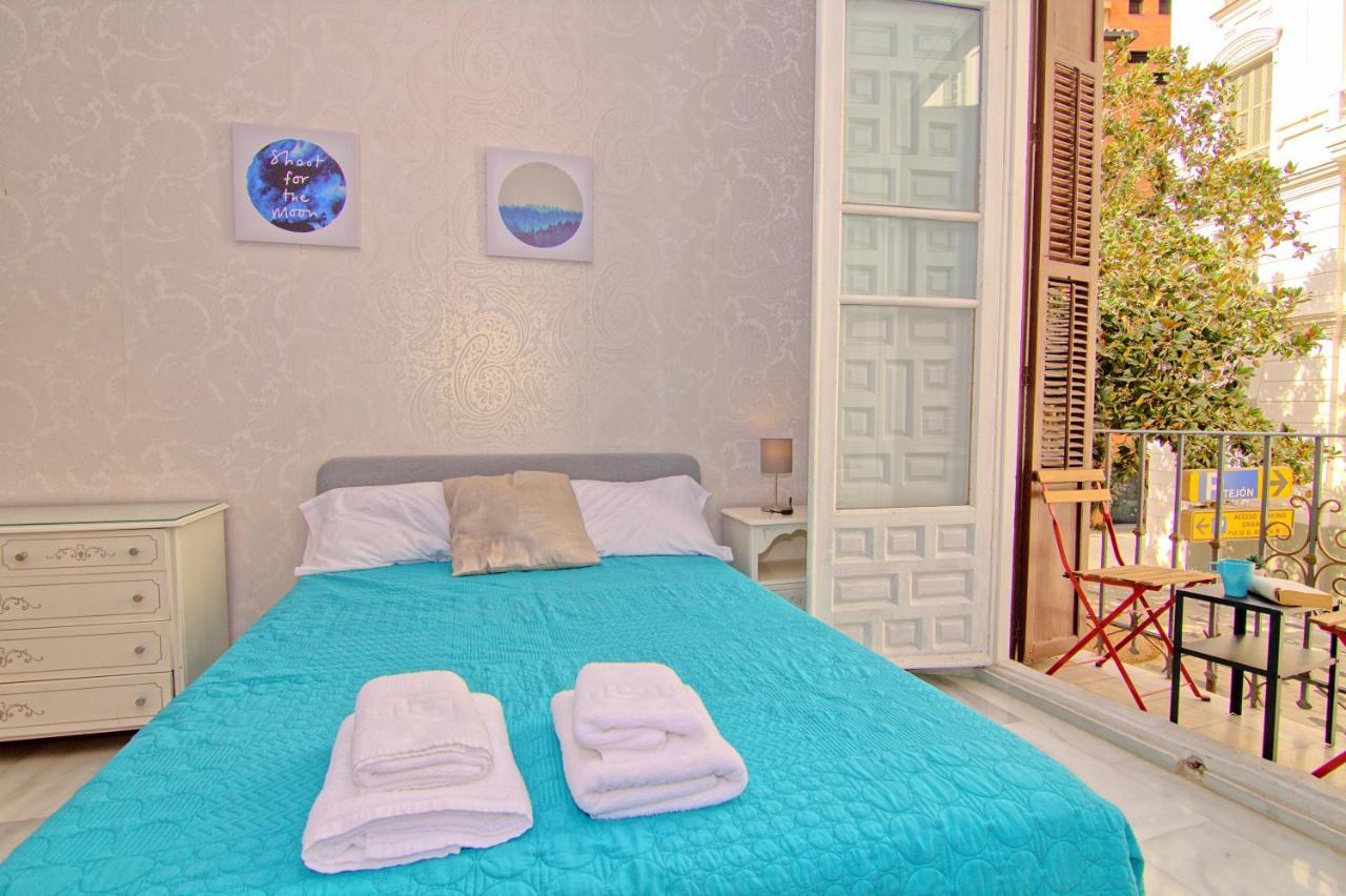 Low Cost Rooms Teatro * Málaga