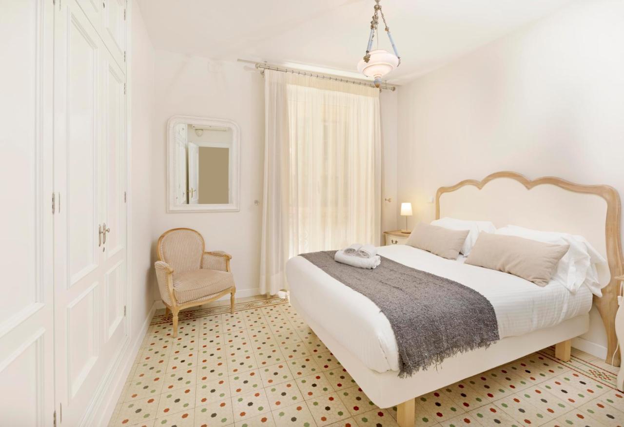 Holidays2malaga Correo Viejo Next Cathedral With French Balconies Apartment *