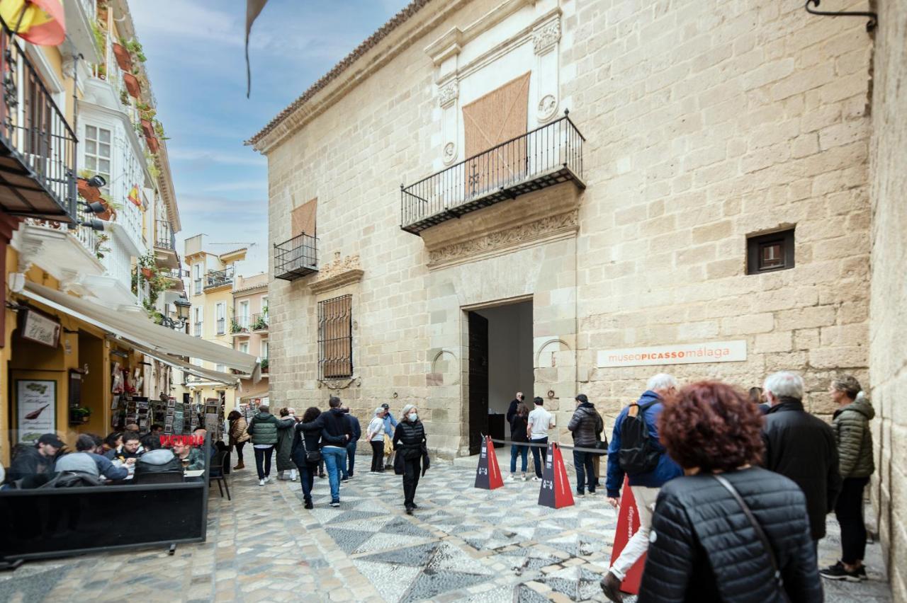 New -shared Pool & Solarium- 1a Apartment Malaga